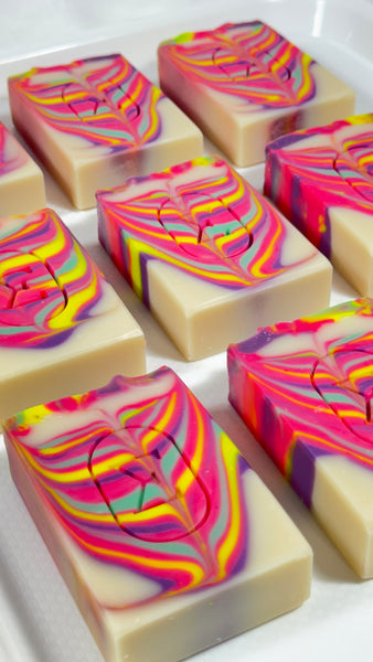 PARADISE QUEEN • Floral & Fruity Artisan Soap Bar